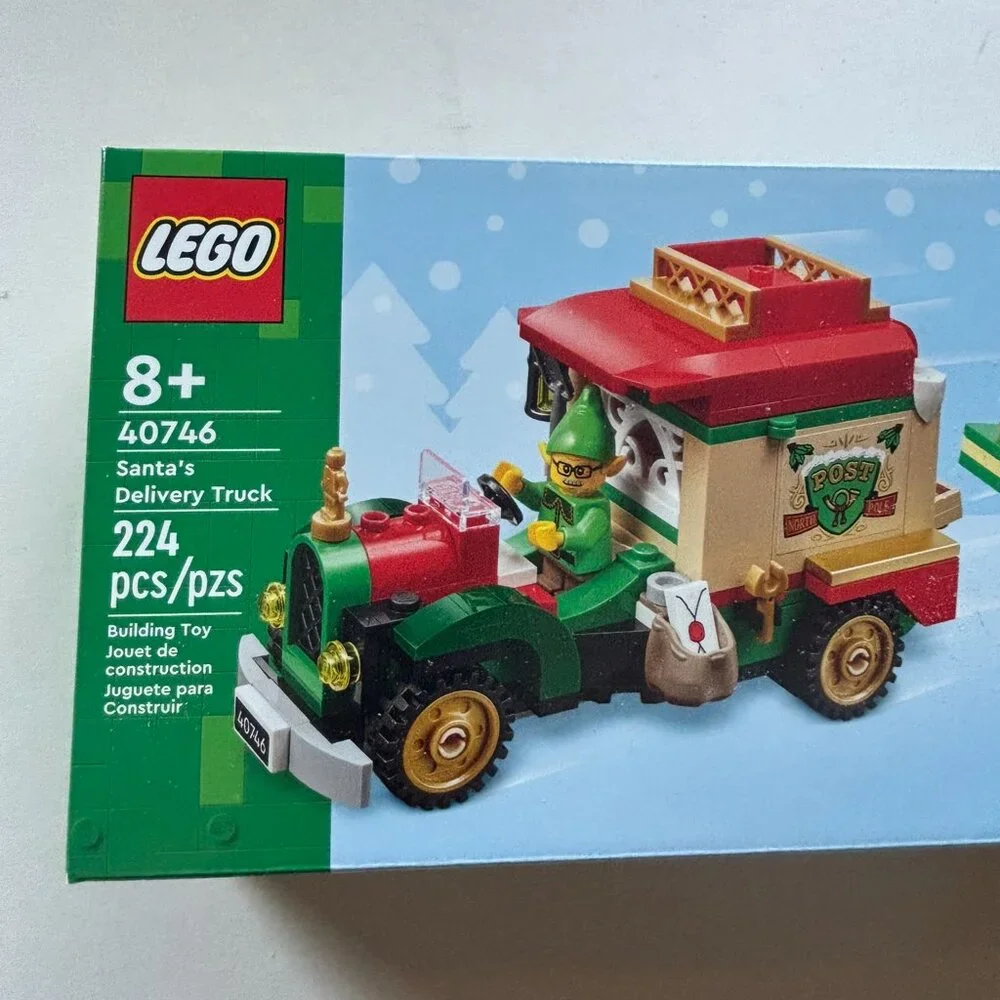 NEW Lego Santa's Delivery Truck Set #40746 - 224 Pieces - Picture 4 of 9